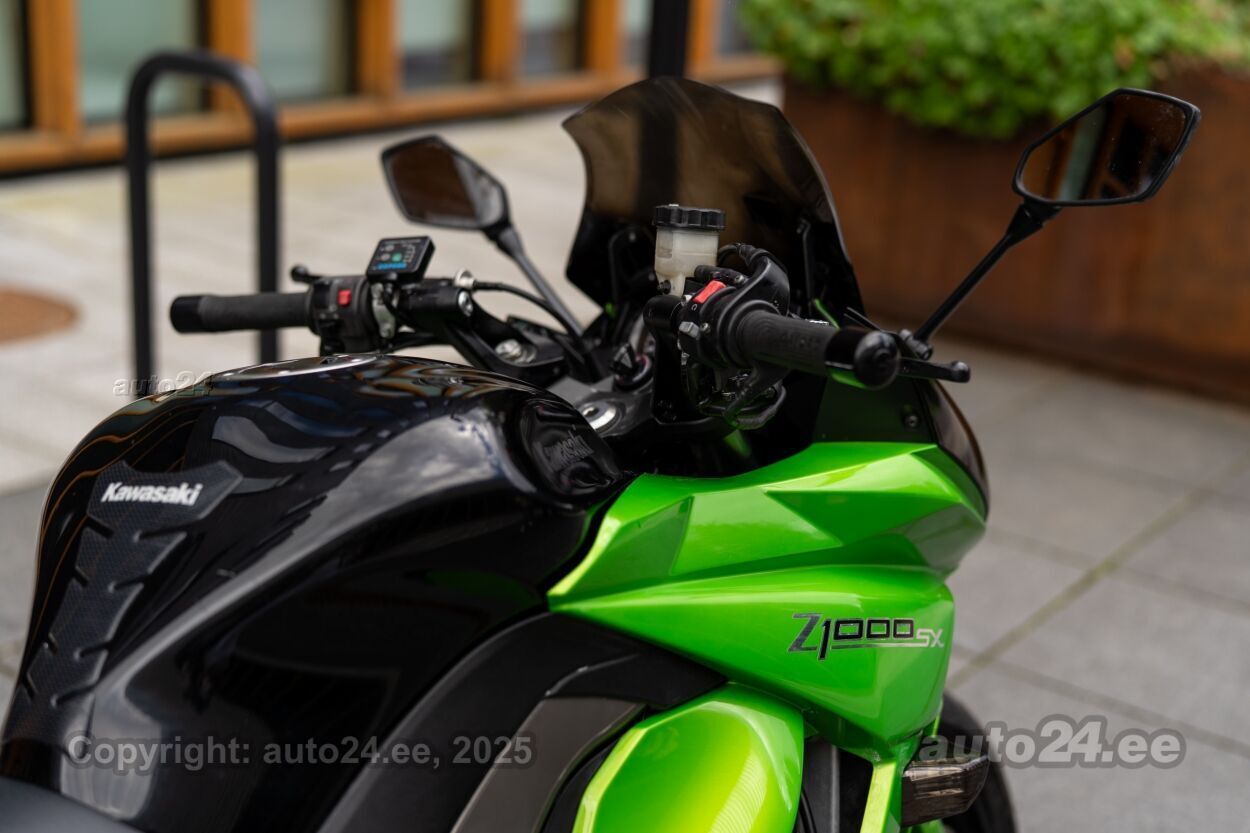 とも 写真のR1個　T1個-1000値引き Kawasaki Z 1000 SX 101kW - auto24.ee