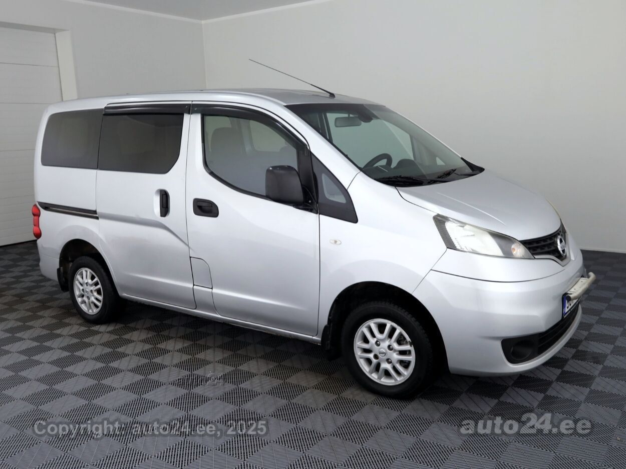 Nissan NV200 Passenger