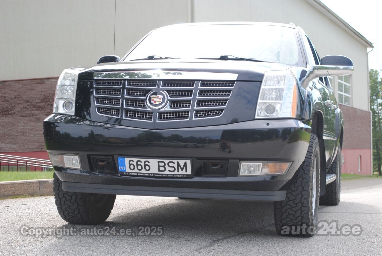 ESCALADE  2018 Cadillac Escalade, Esv Luxury | 1GYS4HKJ0JR313526 | Bid