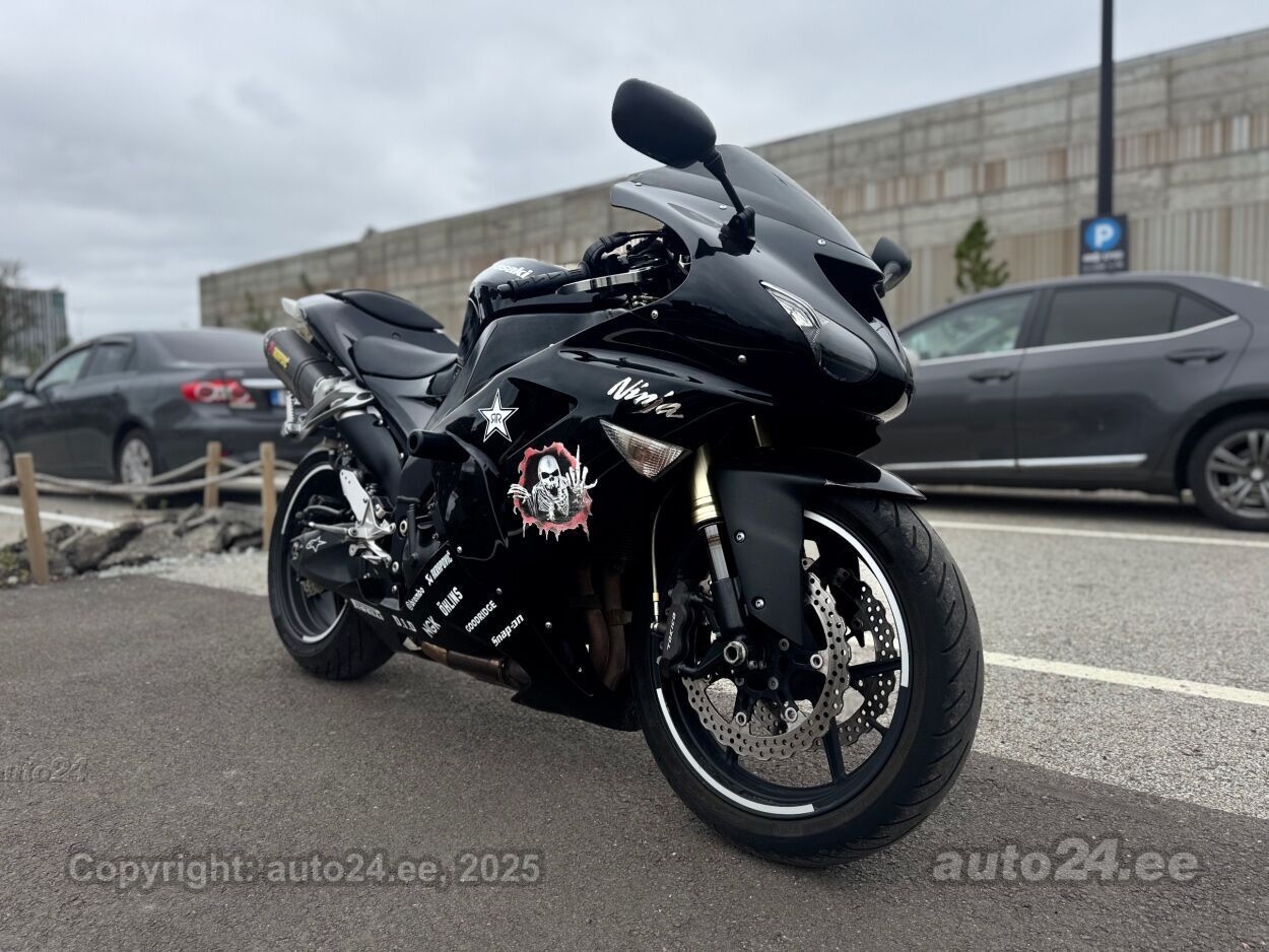 Kawasaki Ninja ZX - 10R AKRAPOVIČ 129kW - auto24.ee