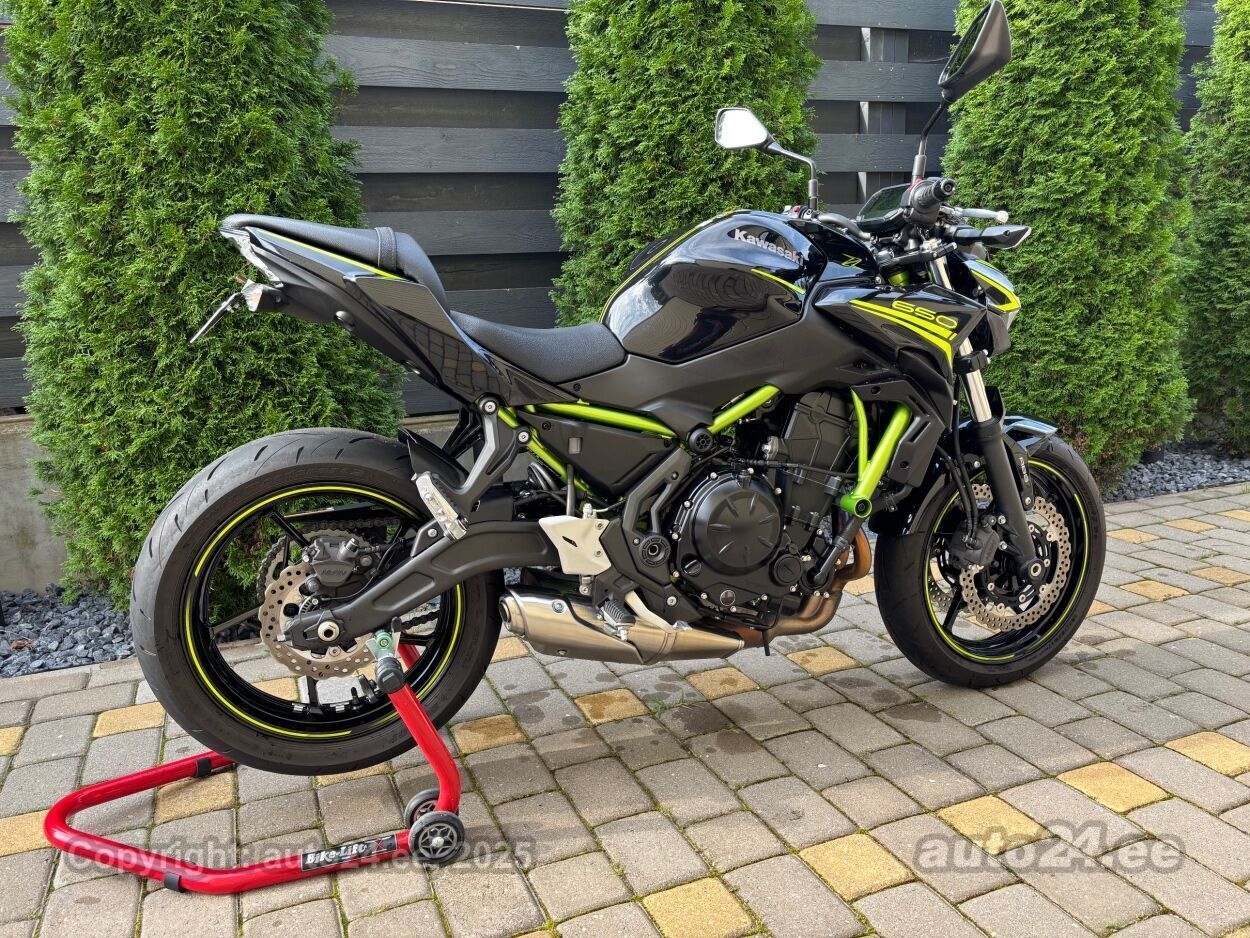 ともき 1/12 KAWASAKI Ninja ZX-25R メタリックスパークブラック×パール