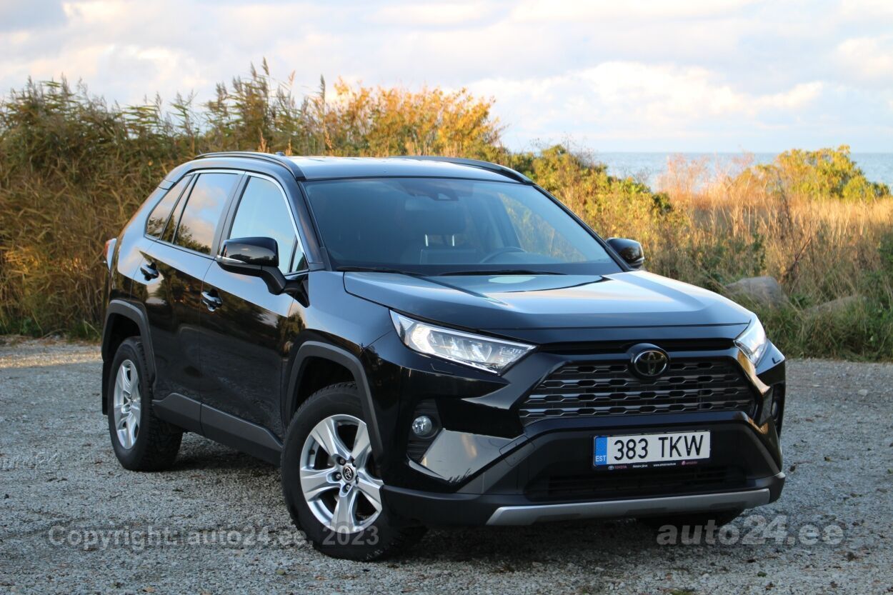 Toyota RAV4 Luxury Comfort pakett 2.0 129kW auto24.ee