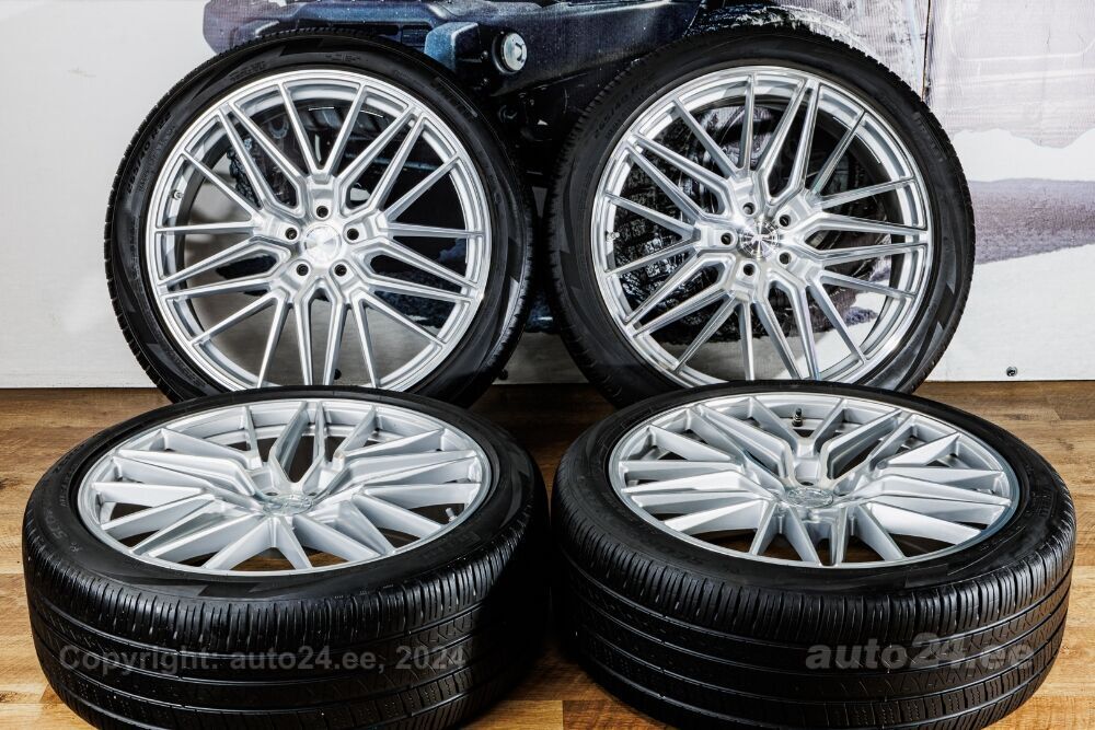 265/40R22 Japan Racing R22 JR38 For Lexus Pirelli Scorpion