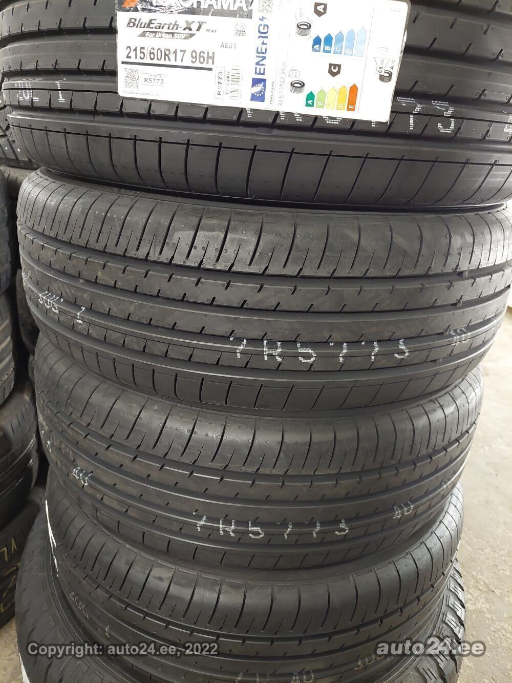 215/60R17 Yokohama Bluearth-XT AE61 - Tyres - auto24.ee