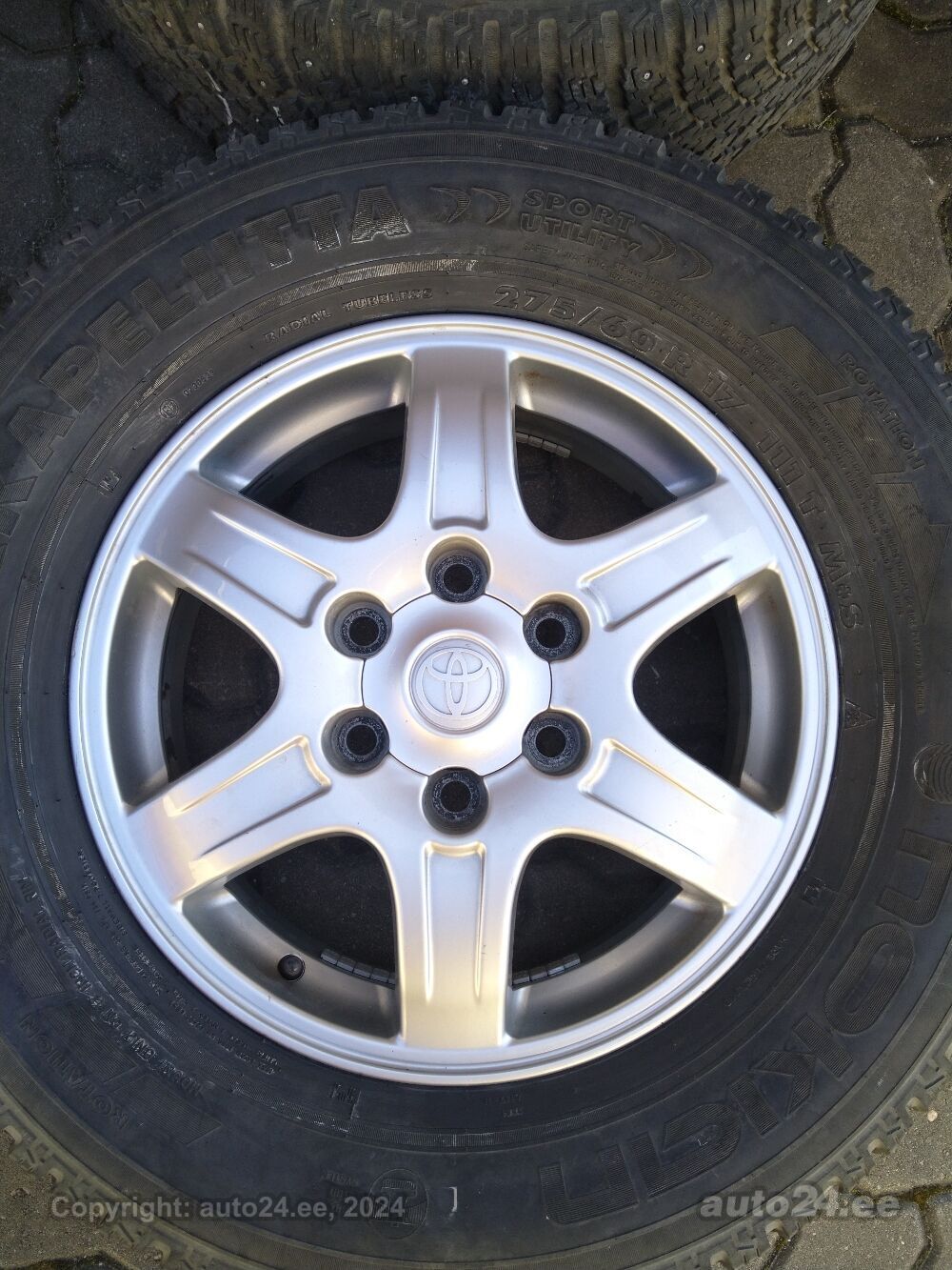 275/60R17 Toyota Land Cruiser Hilux 4-Runner Toyota Nokian ...