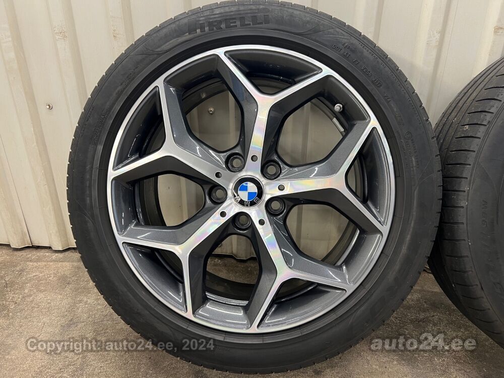 スタッドレス BMW X1,X2(F48,F39)ケレナーズM7 MINI BMW X1、X2などに装着できる18インチスタッドレスセット入庫です